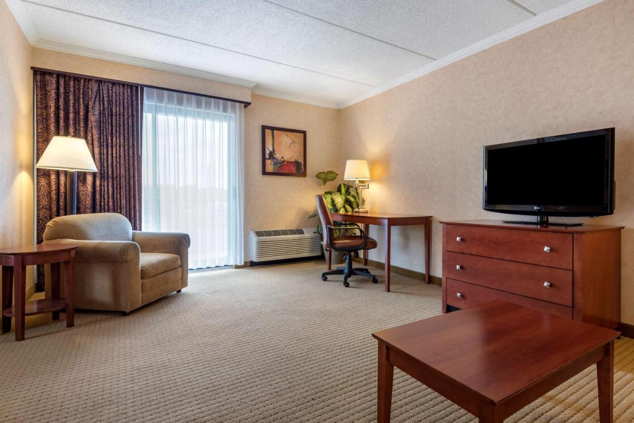 Best Western Plus Oswego Hotel And Conference Center Экстерьер фото