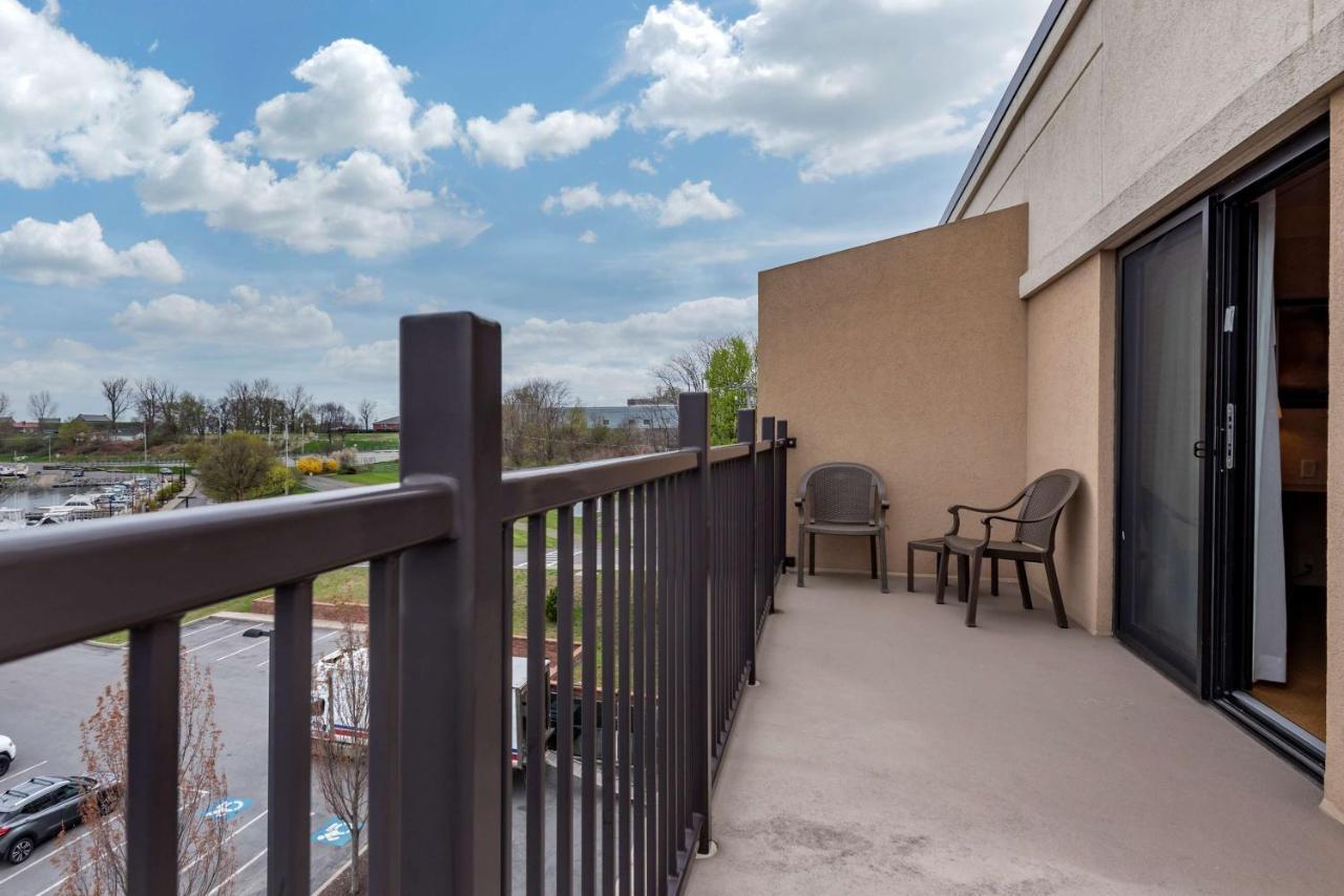 Best Western Plus Oswego Hotel And Conference Center Экстерьер фото