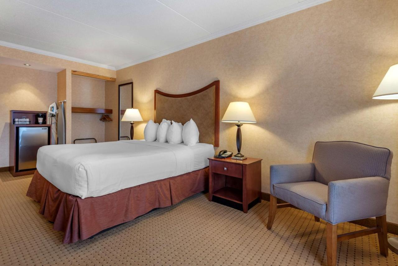 Best Western Plus Oswego Hotel And Conference Center Экстерьер фото