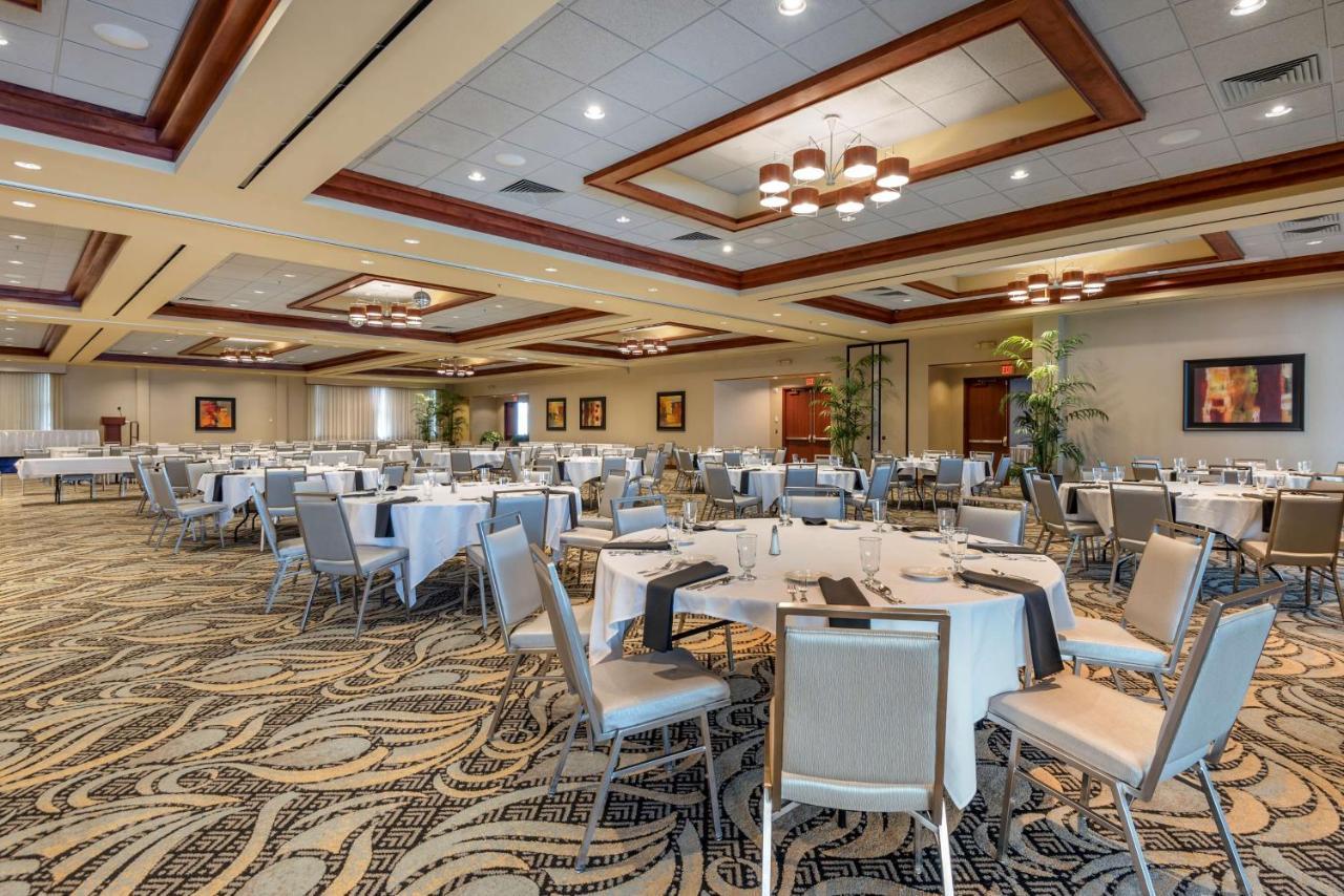 Best Western Plus Oswego Hotel And Conference Center Экстерьер фото