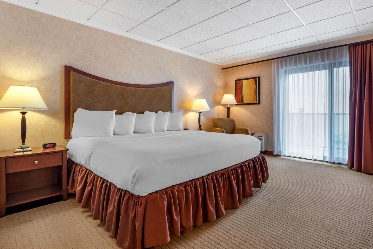 Best Western Plus Oswego Hotel And Conference Center Экстерьер фото