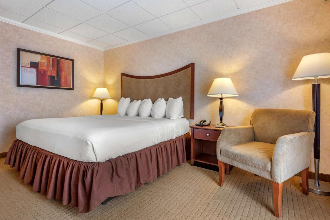 Best Western Plus Oswego Hotel And Conference Center Экстерьер фото