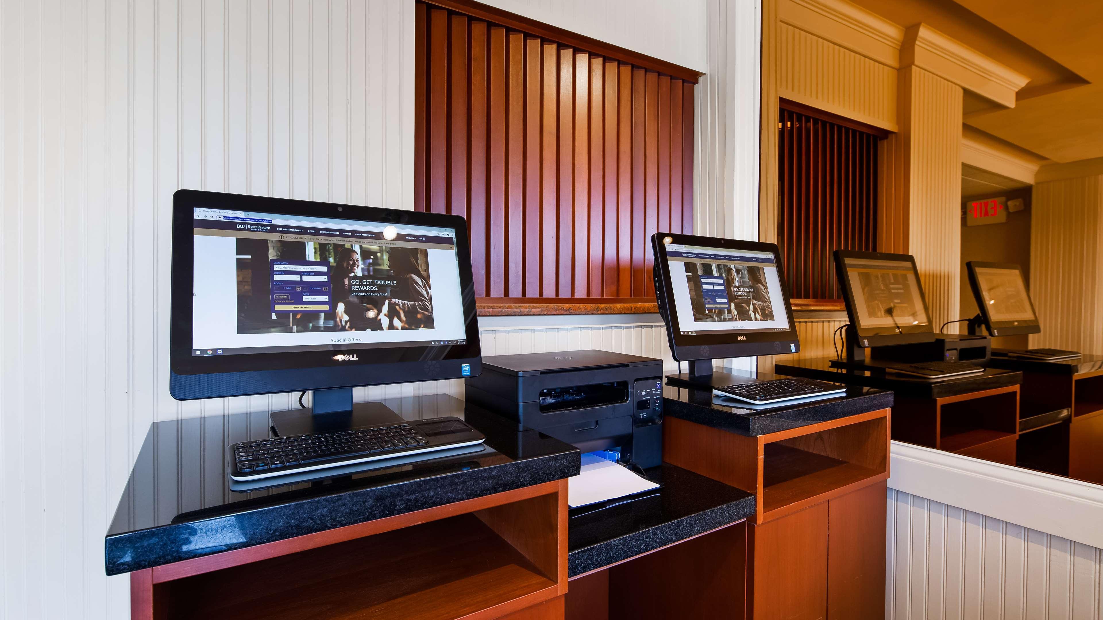 Best Western Plus Oswego Hotel And Conference Center Экстерьер фото