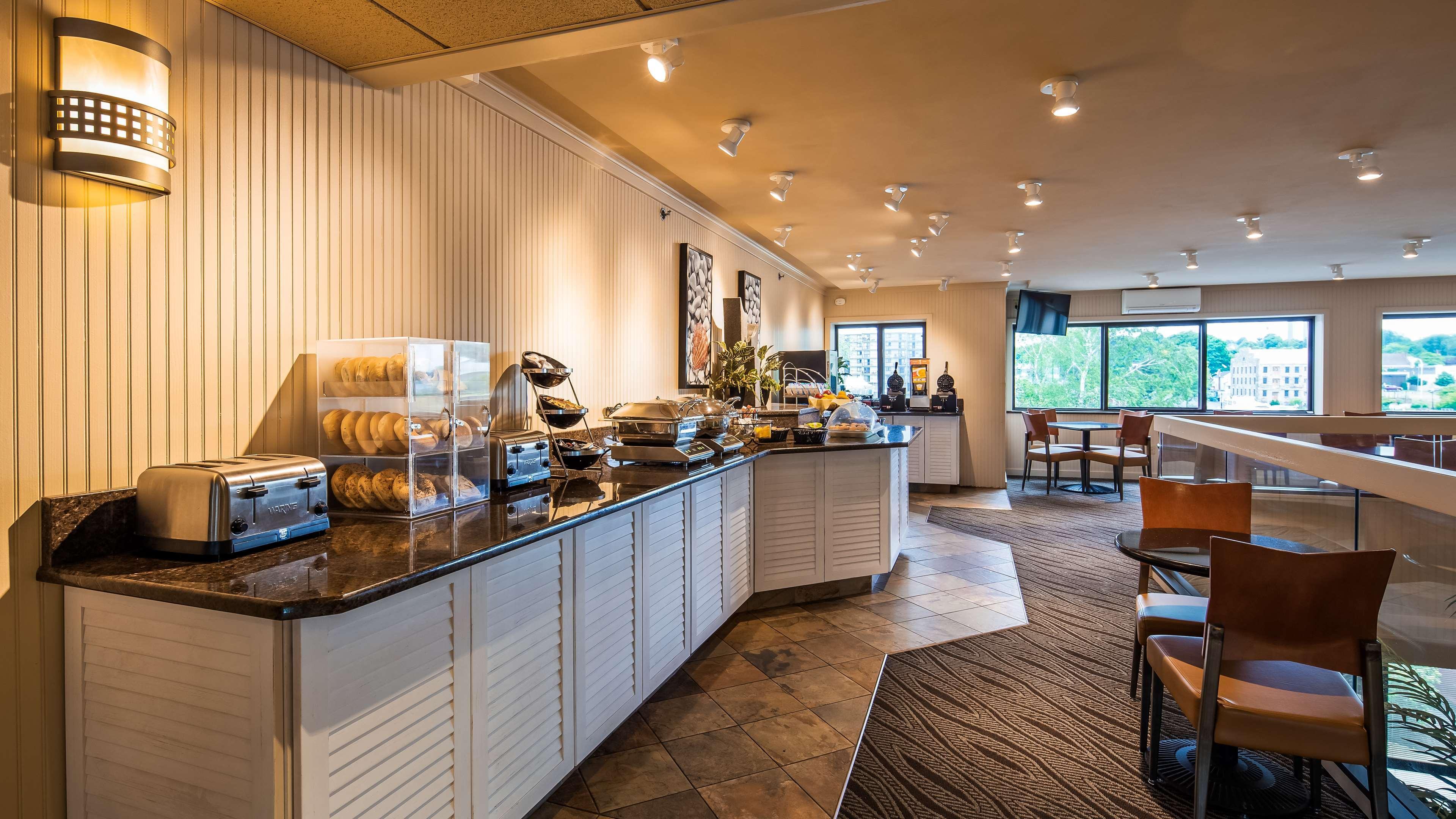 Best Western Plus Oswego Hotel And Conference Center Экстерьер фото
